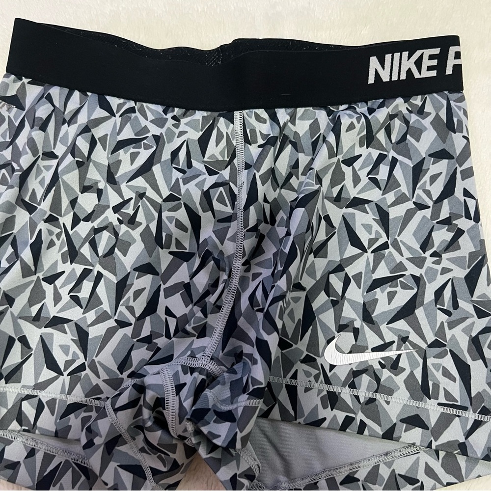 Nike Geometric Patterned Shorts - image 2